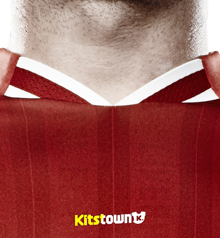 利物浦2013-14赛季主场球衣 © kitstown.com 球衫堂