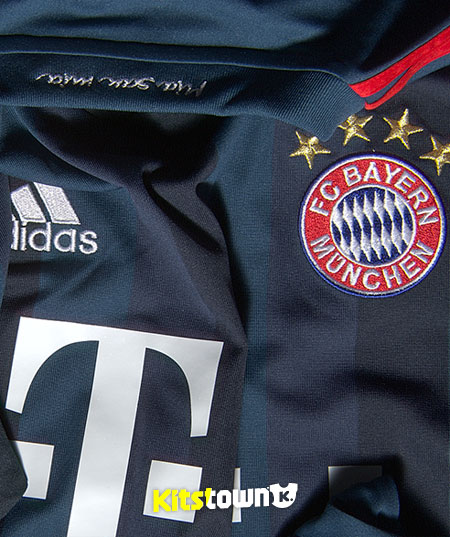 拜仁慕尼黑2013-14赛季欧冠联赛球衣 © kitstown.com 球衫堂