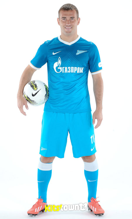 圣彼得堡泽尼特2013-14赛季主客场球衣 © kitstown.com 球衫堂
