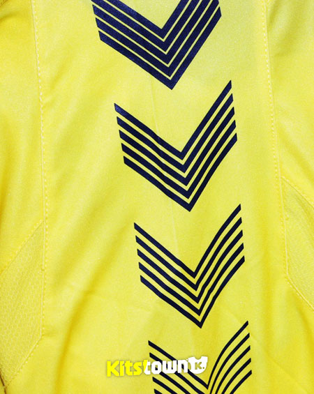 布隆德比2013-15赛季主场球衣 © kitstown.com 球衫堂