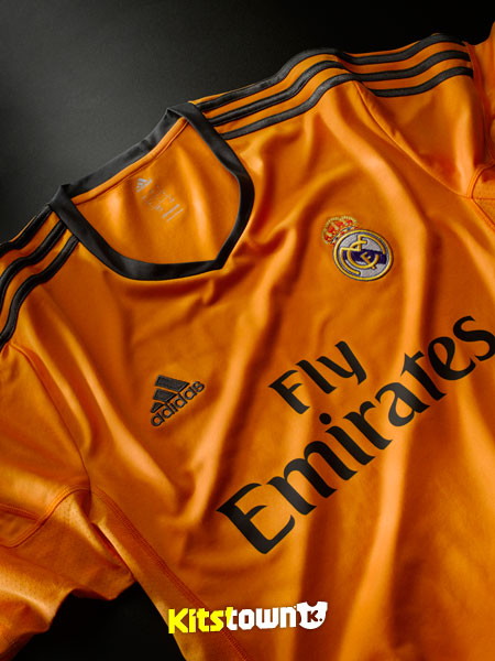 皇家马德里2013-14赛季第二客场球衣 © kitstown.com 球衫堂