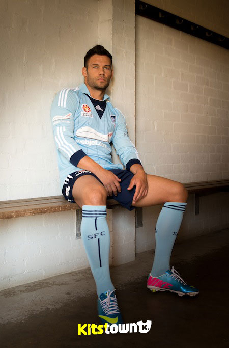 悉尼FC 2013-14赛季主客场球衣 © kitstown.com 球衫堂