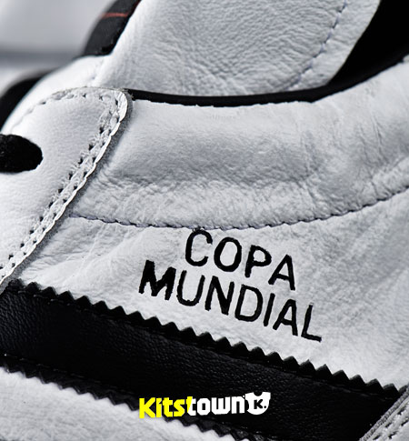 阿迪达斯推出 “Copa Mundial” 白色限量版足球鞋 © kitstown.com 球衫堂