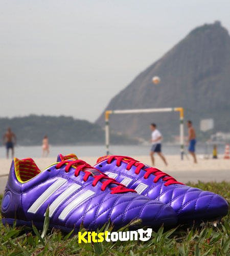 阿迪达斯推出桑巴系列主题战靴备战世界杯 © kitstown.com 球衫堂