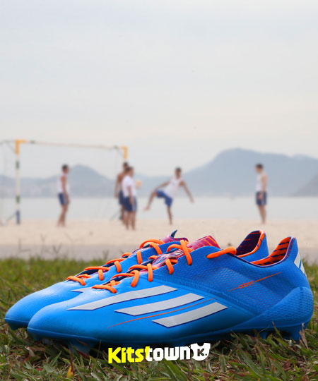 阿迪达斯推出桑巴系列主题战靴备战世界杯 © kitstown.com 球衫堂