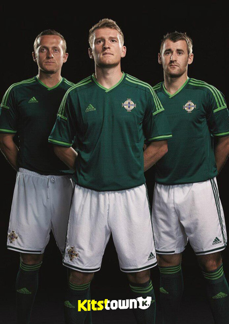 北爱尔兰国家队2014赛季主场球衣 © kitstown.com 球衫堂