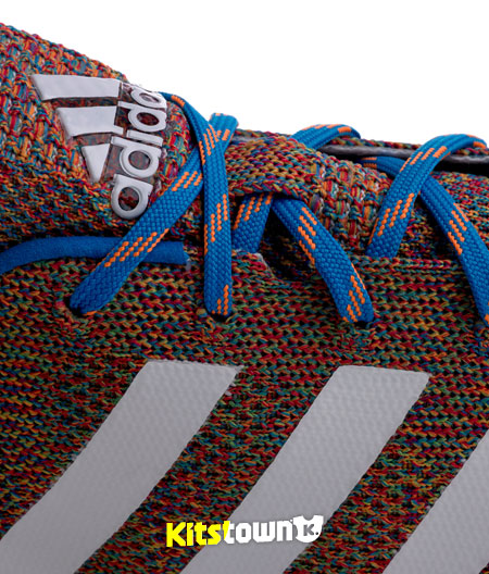 阿迪达斯发布世界首款针织面料足球鞋 © kitstown.com 球衫堂