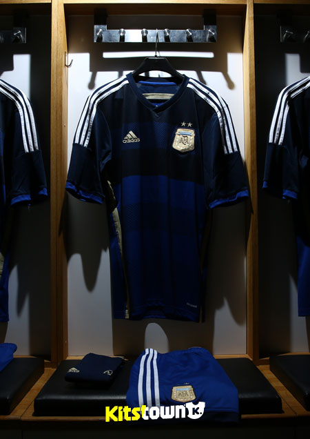 阿根廷国家队2014世界杯客场球衣 © kitstown.com 球衫堂