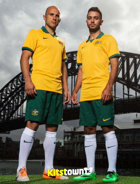 澳大利亚国家队2014世界杯主场球衣 © kitstown.com 球衫堂