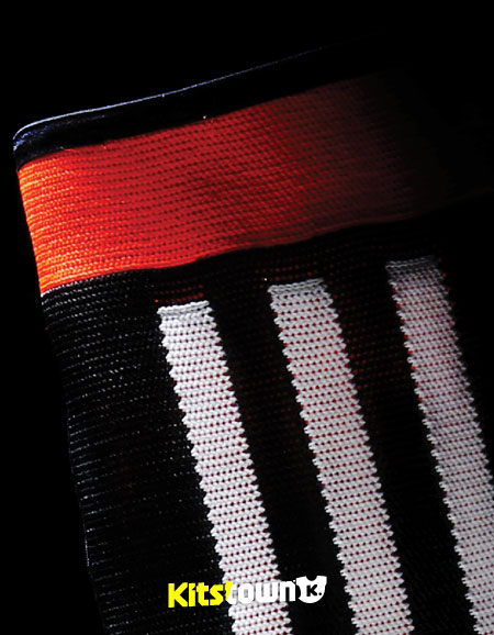 阿迪达斯发布世界首款全针织球鞋球袜一体化战靴 © kitstown.com 球衫堂