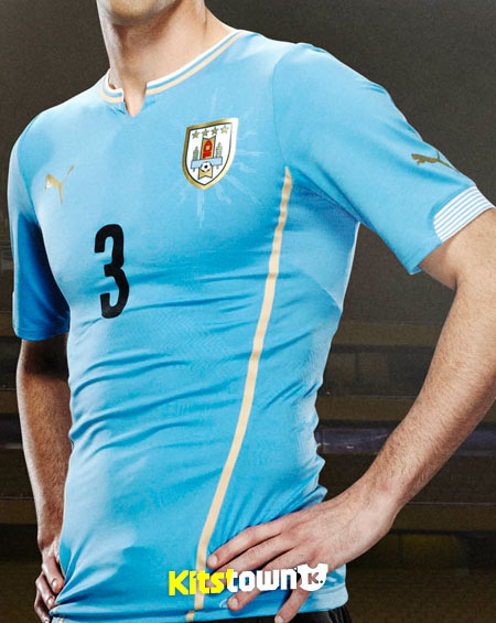 乌拉圭国家队2014世界杯主客场球衣 © kitstown.com 球衫堂