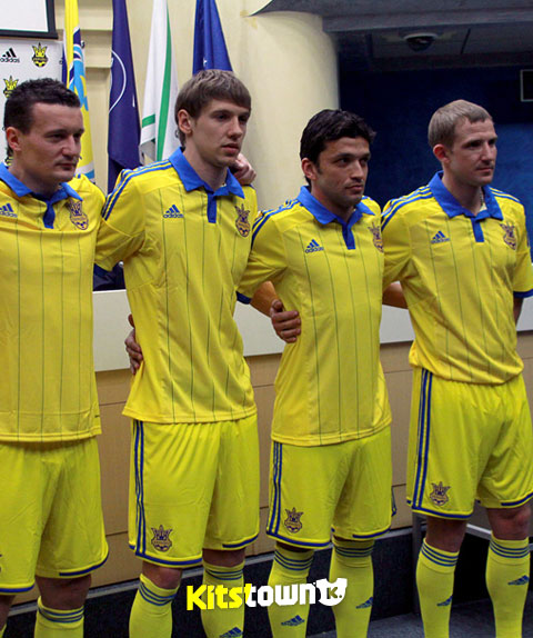 乌克兰国家队2014-15赛季主场球衣 © kitstown.com 球衫堂