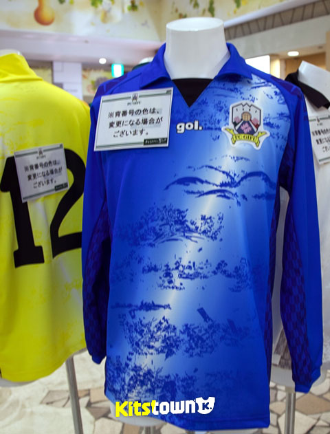 岐阜FC 2015赛季主客场球衣 © kitstown.com 球衫堂