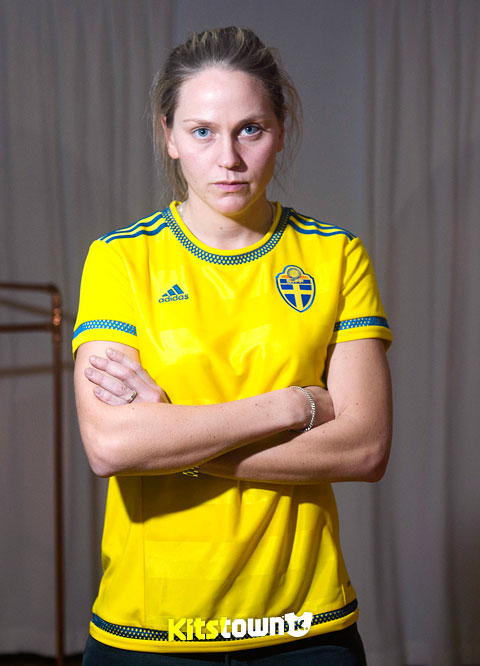 瑞典女足国家队2015世界杯主客场球衣 © kitstown.com 球衫堂