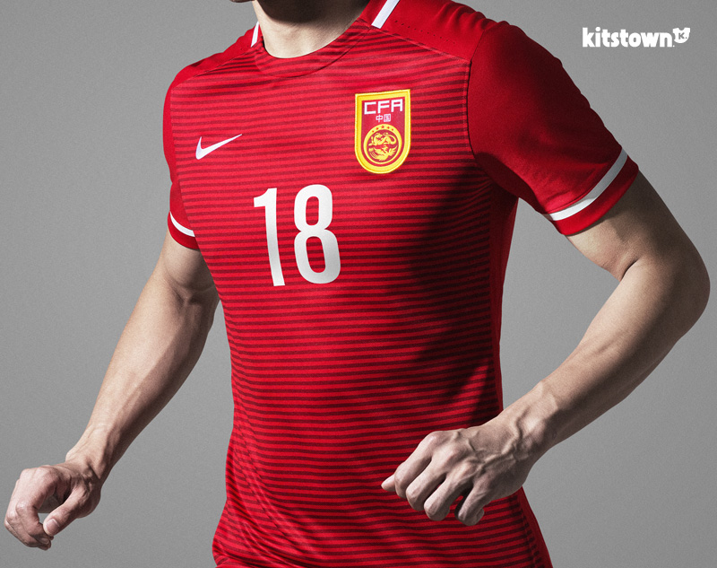中国国家队2015-16赛季主场球衣 © kitstown.com 球衫堂