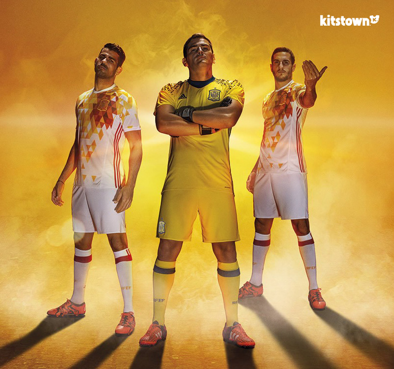 西班牙国家队2016欧洲杯客场球衣 © kitstown.com 球衫堂