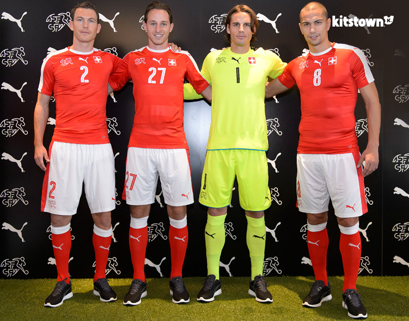 瑞士国家队2016欧洲杯主场球衣 © kitstown.com 球衫堂