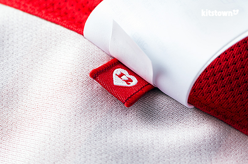 浦和红钻2016赛季主客场球衣 © kitstown.com 球衫堂