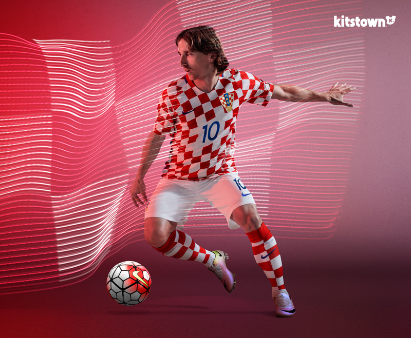 克罗地亚国家队2016欧洲杯主客场球衣 © kitstown.com 球衫堂