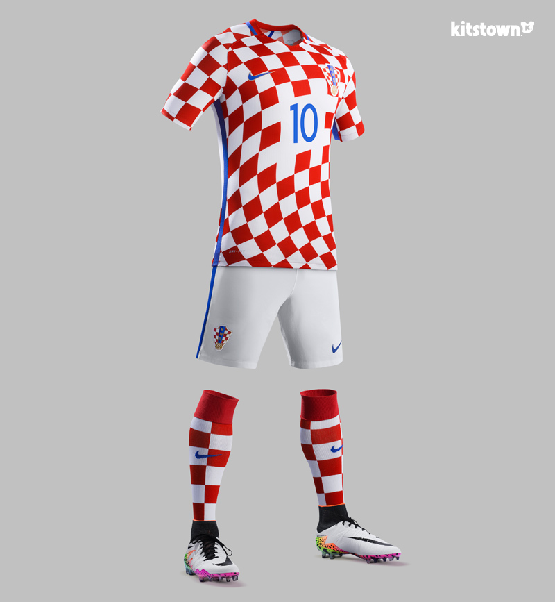 克罗地亚国家队2016欧洲杯主客场球衣 © kitstown.com 球衫堂