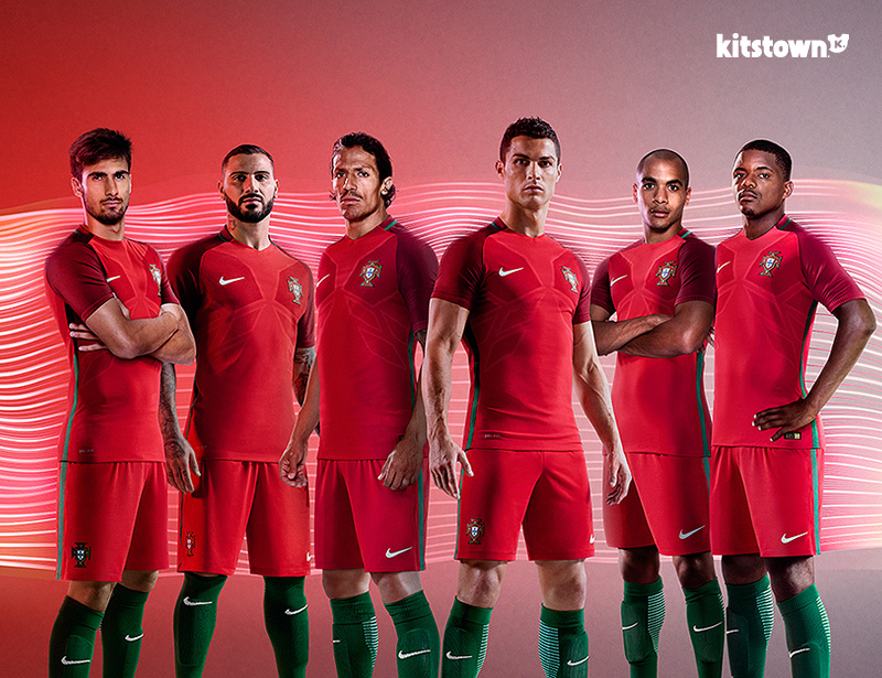 葡萄牙国家队2016欧洲杯主客场球衣 © kitstown.com 球衫堂