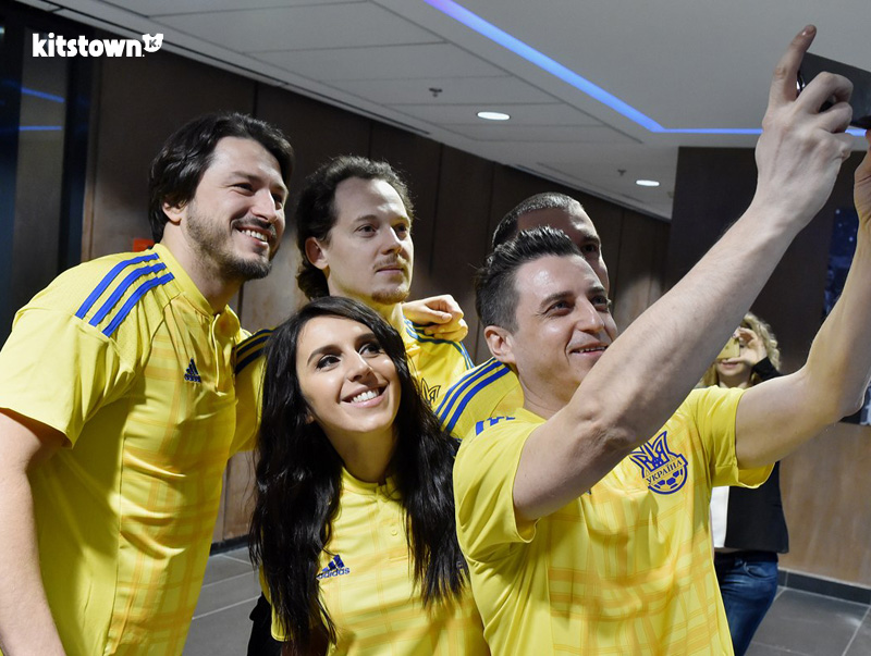 乌克兰国家队2016欧洲杯主客场球衣 © kitstown.com 球衫堂