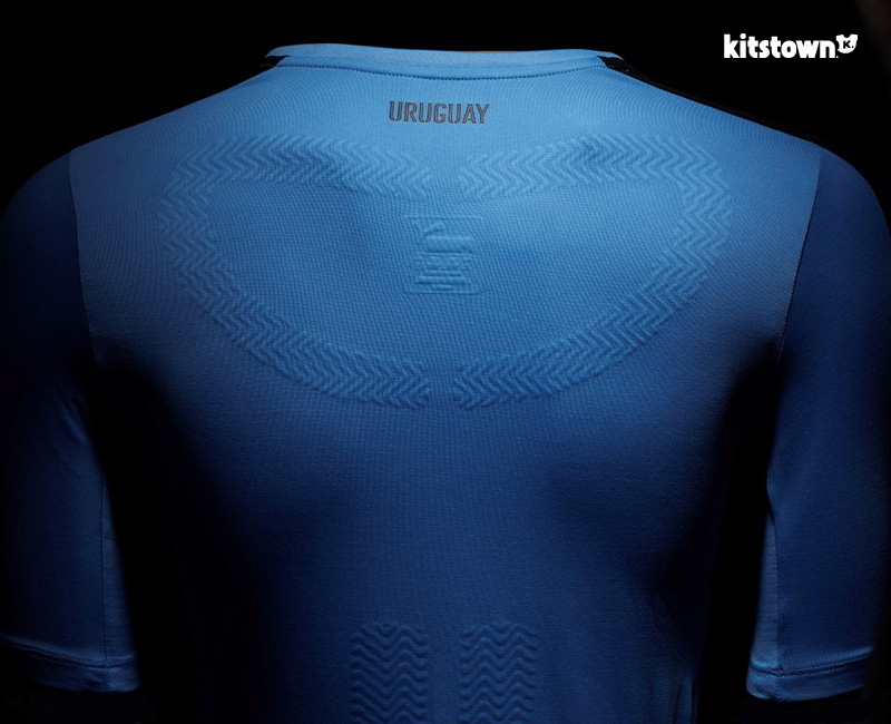 乌拉圭国家队2016赛季主客场球衣 © kitstown.com 球衫堂