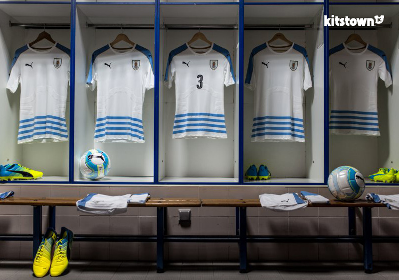 乌拉圭国家队2016赛季主客场球衣 © kitstown.com 球衫堂