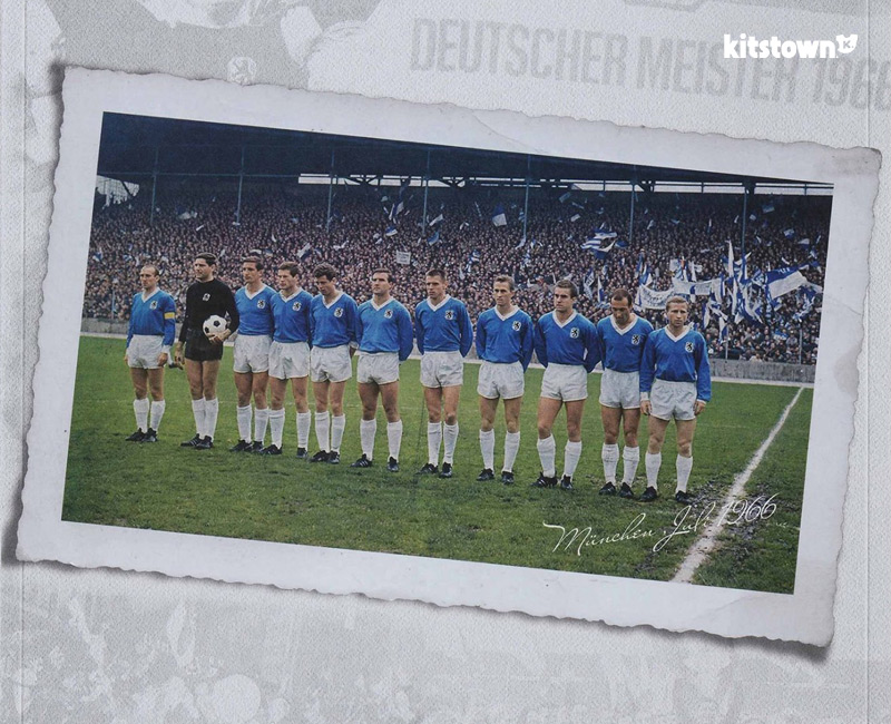 慕尼黑1860德甲夺冠50周年纪念球衣 © kitstown.com 球衫堂
