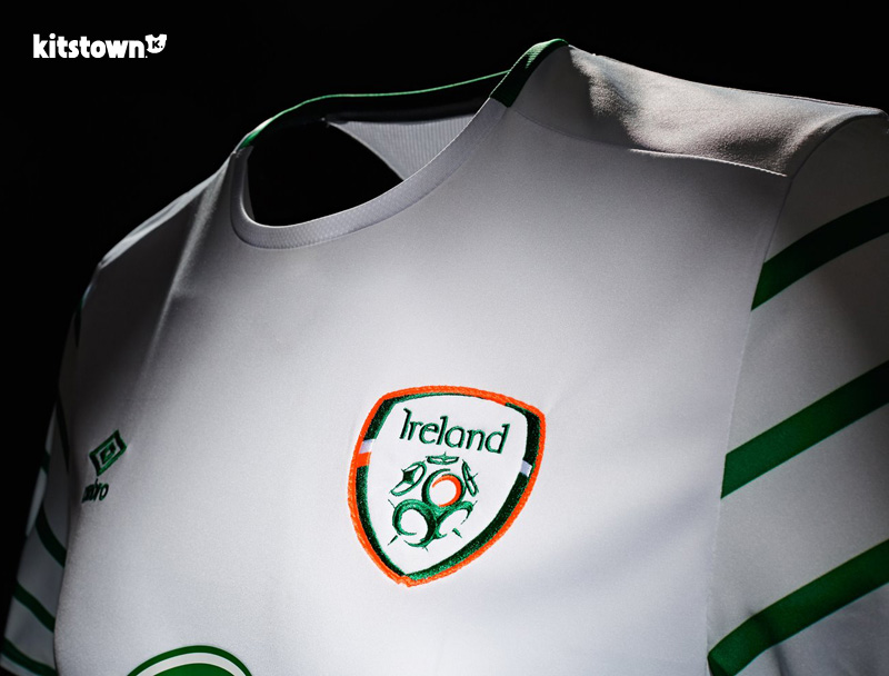 爱尔兰国家队2016欧洲杯客场球衣 © kitstown.com 球衫堂