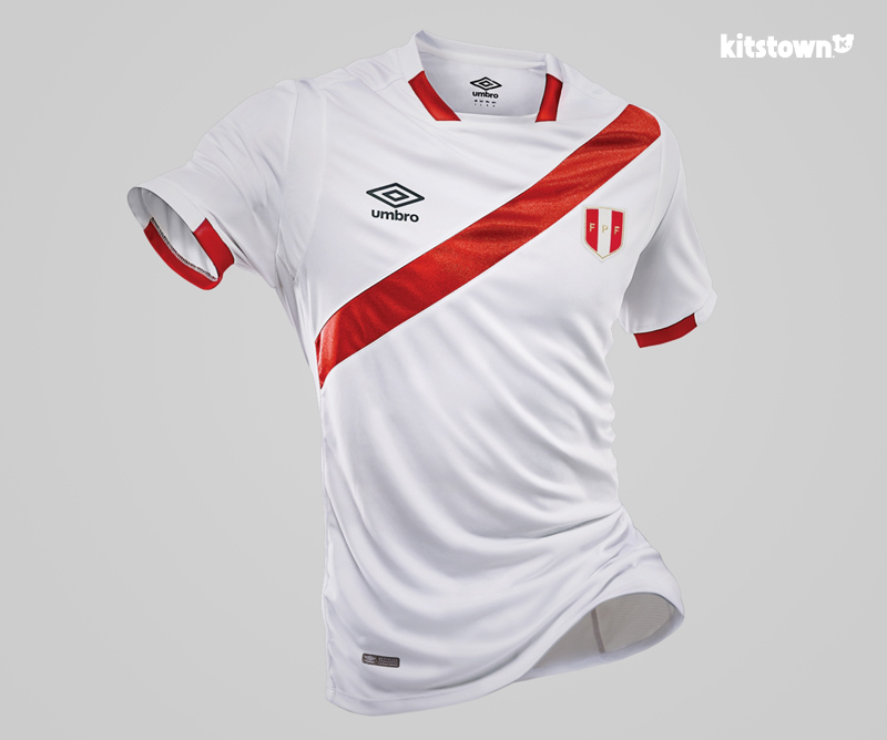 秘鲁国家队2016百年美洲杯主场球衣 © kitstown.com 球衫堂