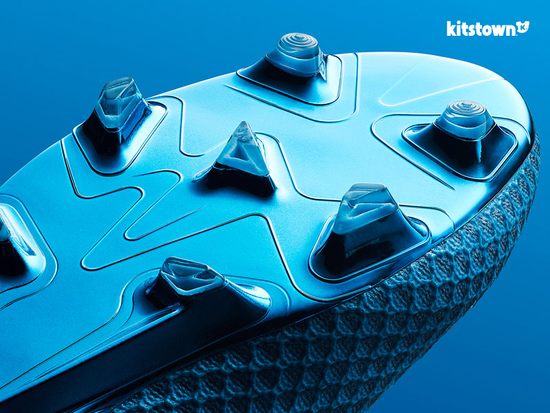 阿迪达斯足球为2016-17赛季推出全新光速系列战靴 © kitstown.com 球衫堂