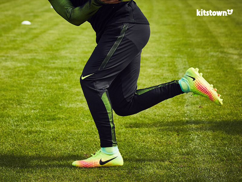 耐克推出具备精准触球感和卓越抓地力体系的Magista 2战靴 © kitstown.com 球衫堂