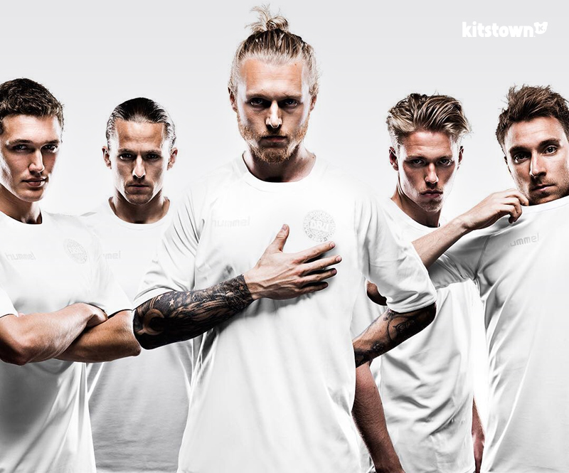 丹麦国家队2016全白色特别球衣 © kitstown.com 球衫堂