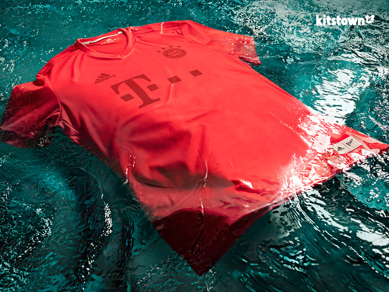 皇家马德里和拜仁慕尼黑“adidas x Parley”主场球衣 © kitstown.com 球衫堂