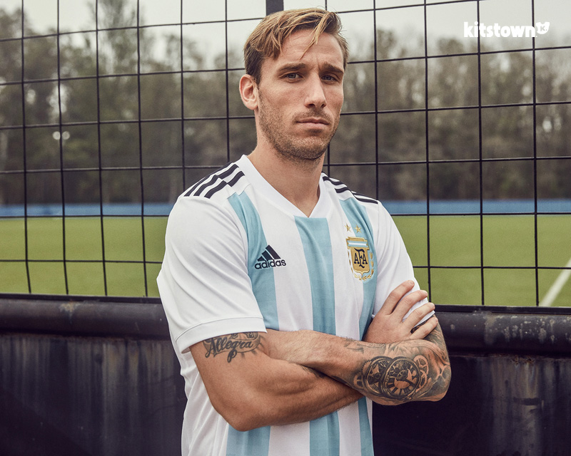 阿根廷国家队2018世界杯主场球衣 © kitstown.com 球衫堂