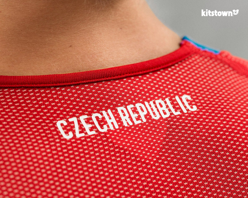 捷克国家队2018赛季主场球衣 © kitstown.com 球衫堂