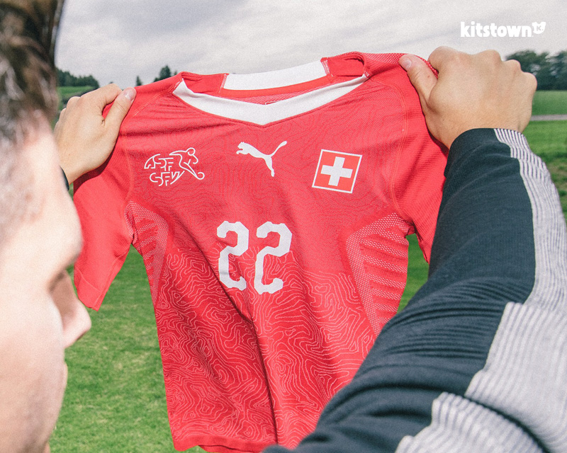 瑞士国家队2018赛季主场球衣 © kitstown.com 球衫堂