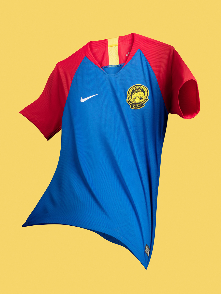 马来西亚国家队2018赛季主客场球衣 © kitstown.com 球衫堂