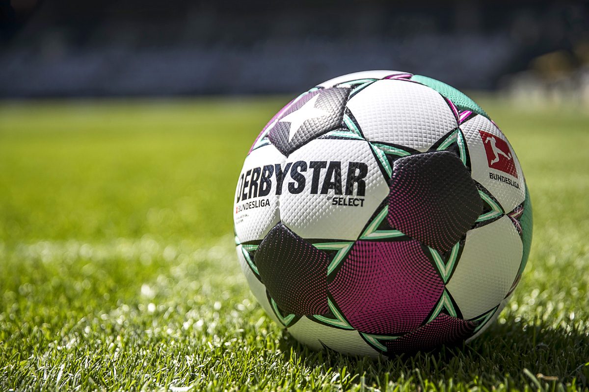 德甲联赛 2020-21 赛季官方比赛用球 © 球衫堂 kitstown