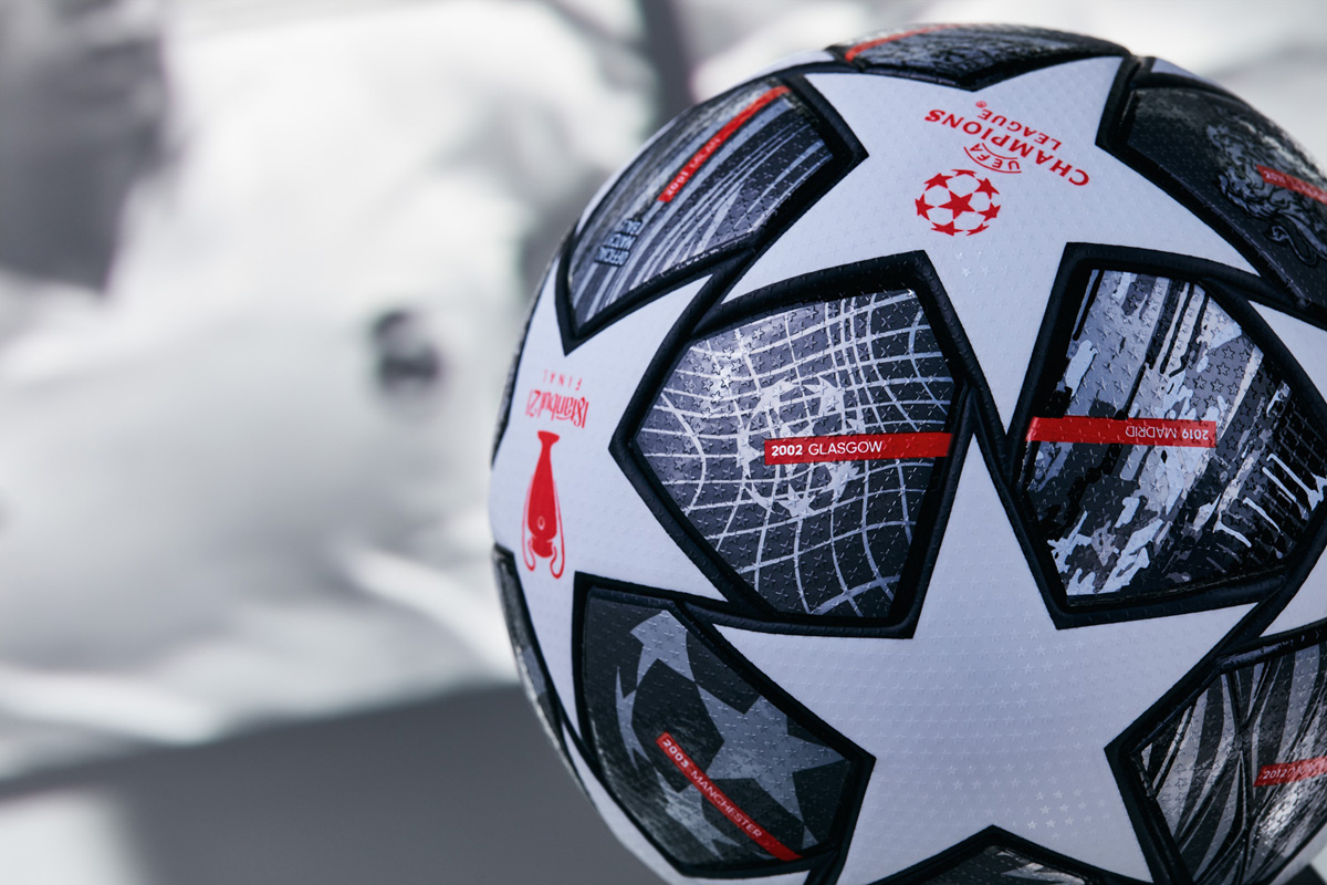 2020-21 赛季欧冠联赛淘汰赛阶段官方比赛用球 © 球衫堂 kitstown