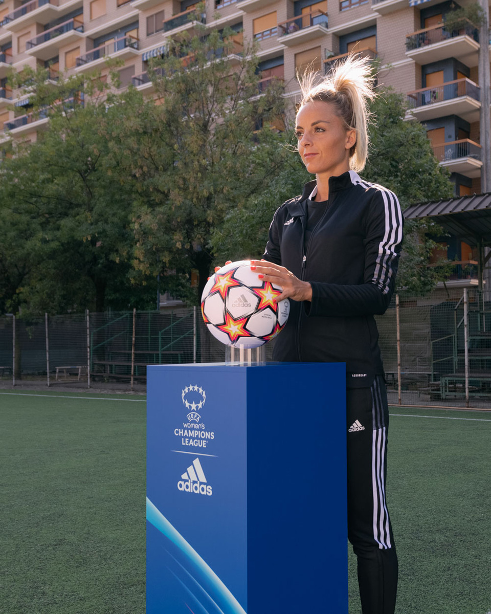2021-22 赛季男女足欧冠联赛小组赛官方比赛用球 © 球衫堂 kitstown