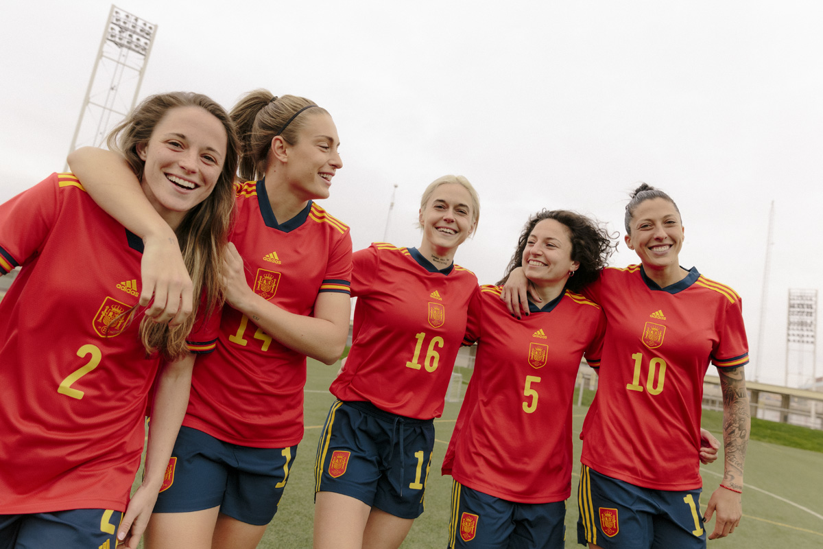 西班牙女足国家队 2022 欧洲杯主客场球衣 © 球衫堂 kitstown