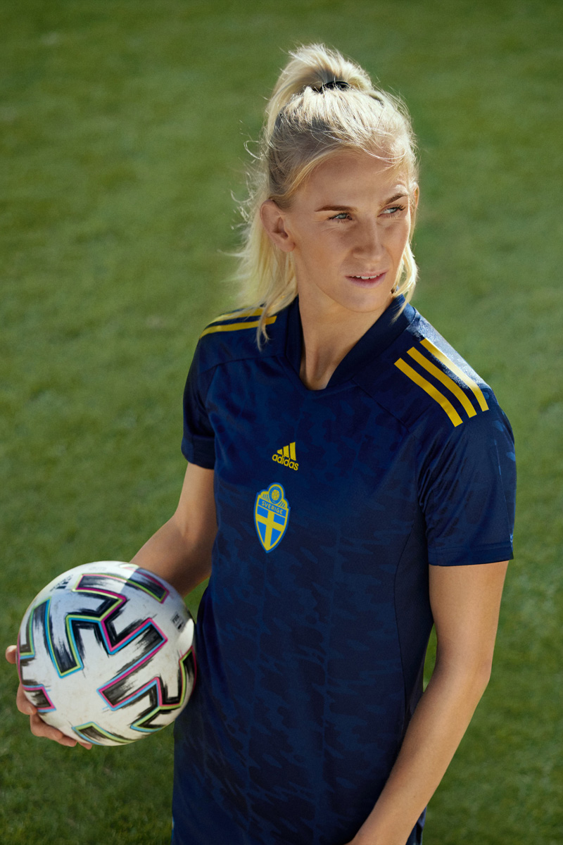 瑞典女足国家队 2022 欧洲杯主客场球衣 © 球衫堂 kitstown