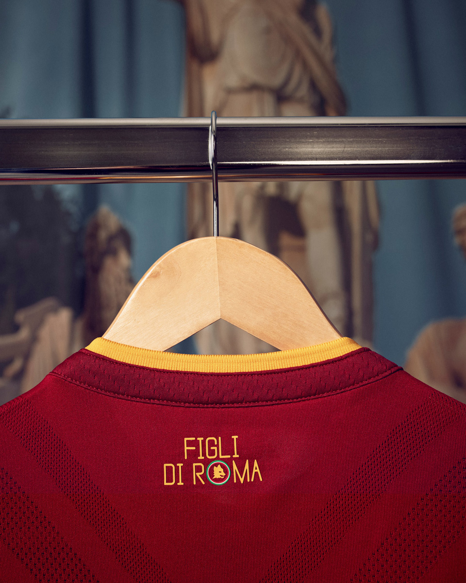 罗马 2022-23 赛季主场球衣 © 球衫堂 kitstown