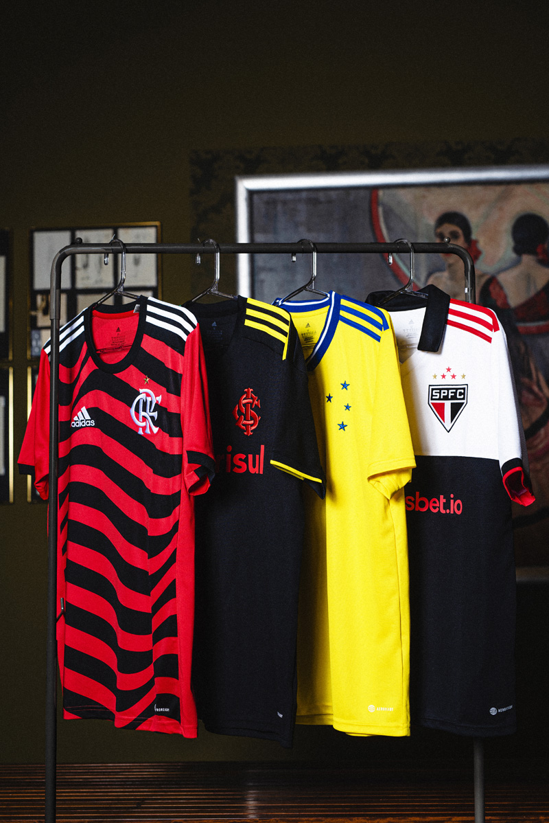 克鲁塞罗、弗拉门戈、国际和圣保罗 2022-23 赛季第二客球衣 © 球衫堂 kitstown