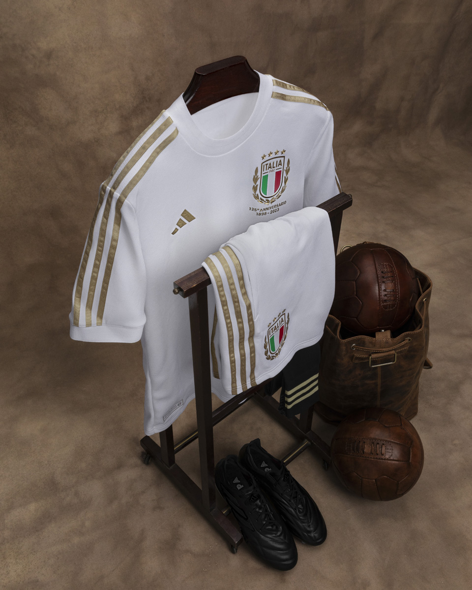 意大利国家队足协成立 125 周年纪念球衣 © 球衫堂 kitstown