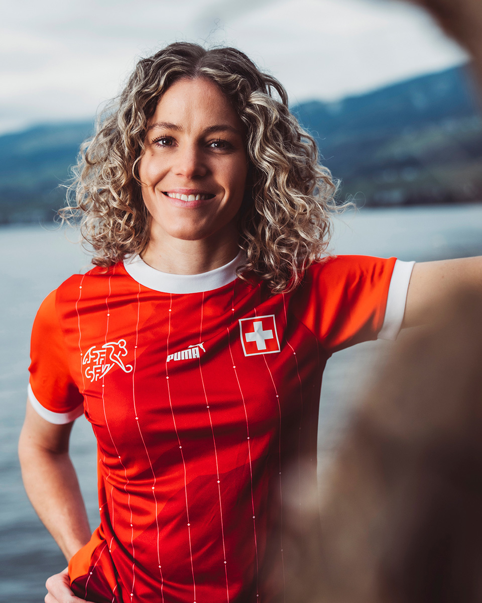 瑞士女足国家队 2023 世界杯主场球衣 © 球衫堂 kitstown