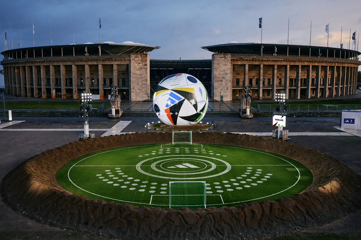 FUSSBALLLIEBE — 2024 年欧洲杯官方比赛用球 © 球衫堂 kitstown