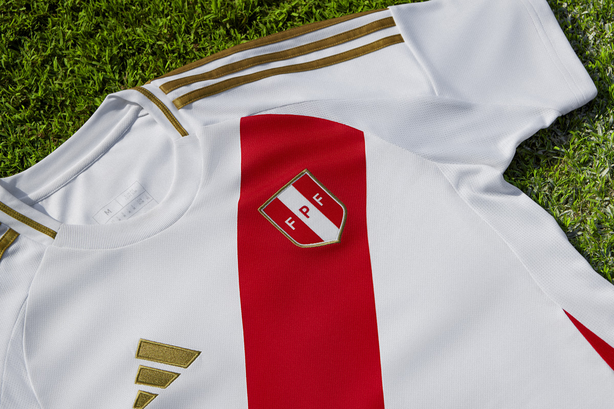 秘鲁国家队 2024 美洲杯主客场球衣 © 球衫堂 kitstown